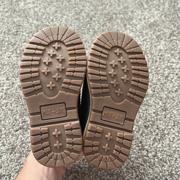NWOT Max + Jake snow boots - Picture 5 of 5